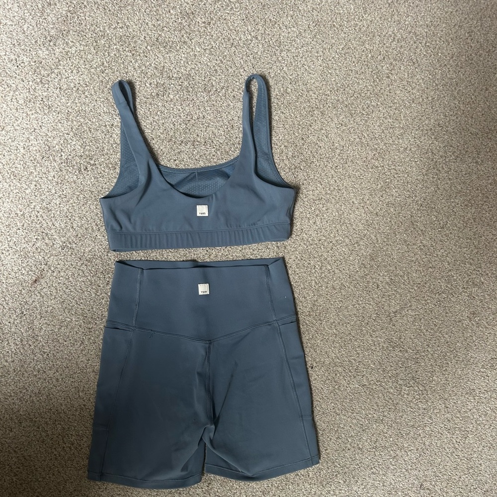 2 piece Vuori women’s small work out set